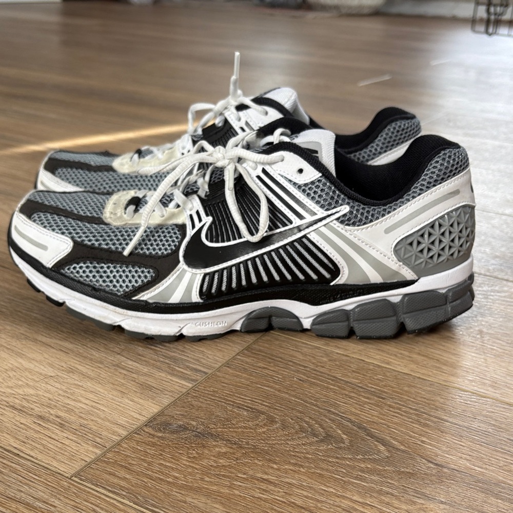 Nike Men's vomero 5